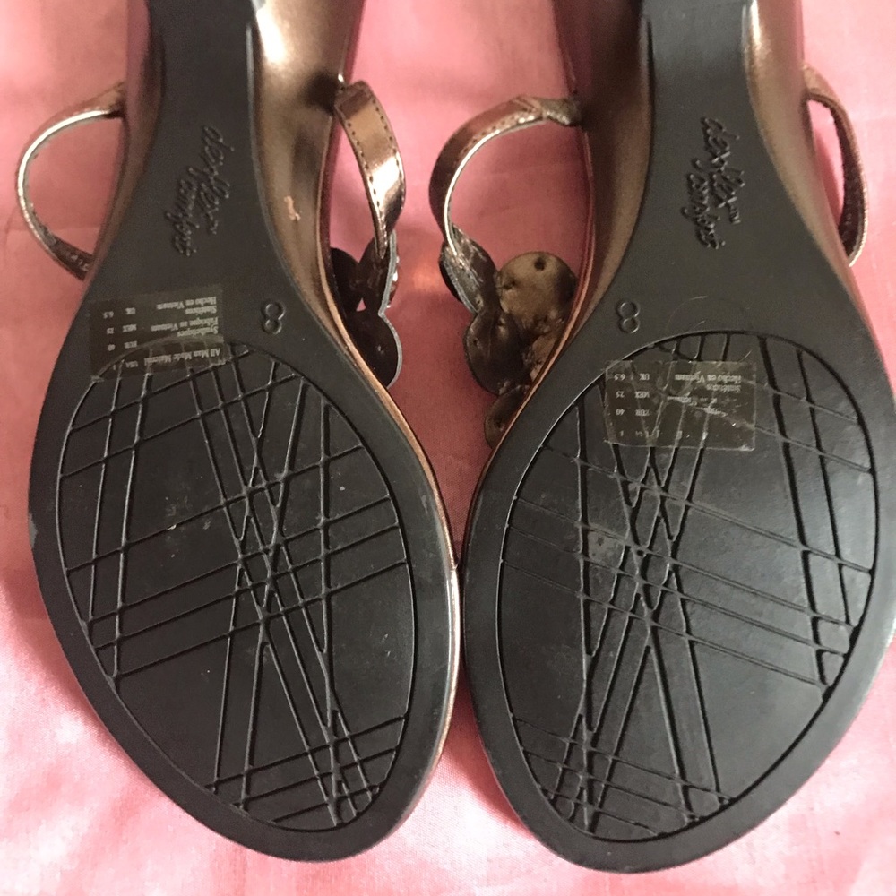 Sandals. - Picture 7 of 8